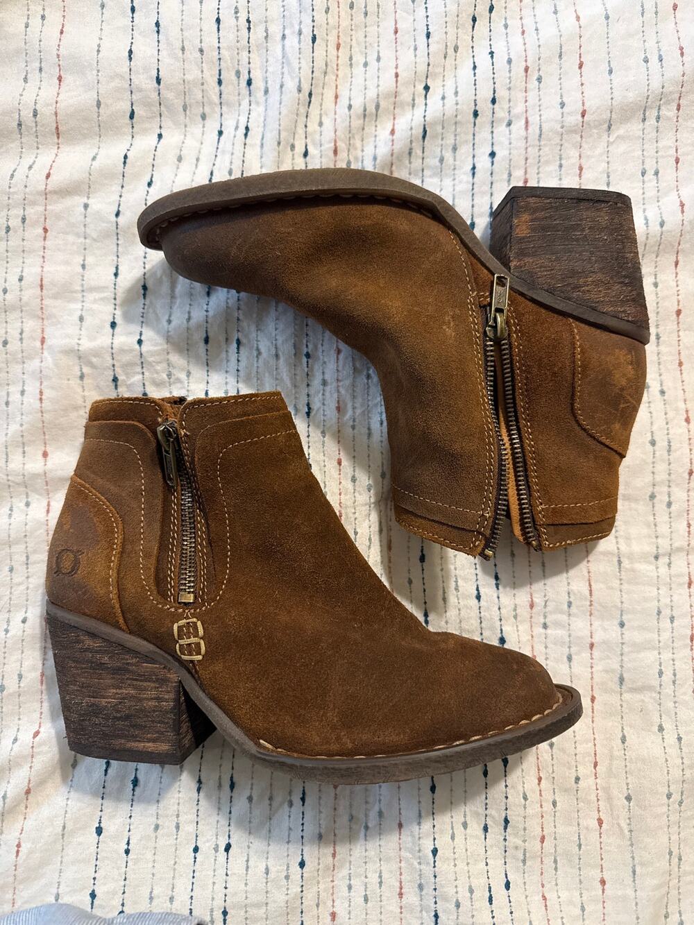 BORN Alana Distressed Suede Ankle Western Booties Taupe Boots Women 8.5 M Boots